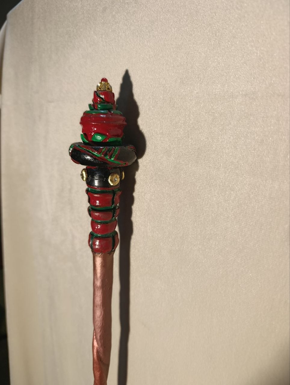 Kırmızı Taçlı Asa
